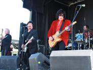 The Romantics, known for some of the most influential and beloved rock-and-roll of all time, took Cherry Blossom Stage.